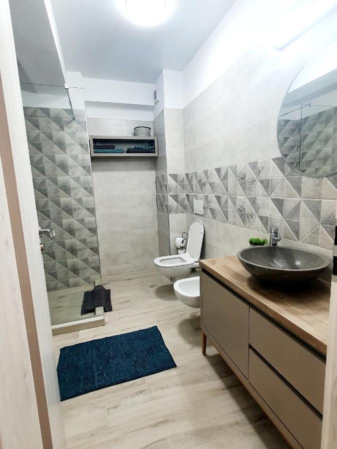 'Just Like Home' Apartment - With Private Parking Place Galaţi Exterior foto